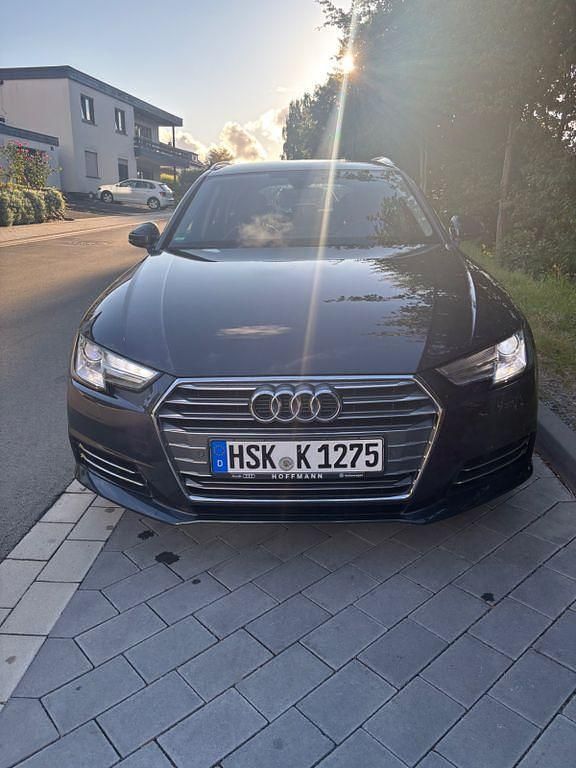 Schwarz Gebraucht 2018 Audi A4 Design Kombi | 16.500 € (Fairer Preis) - Bild 1/4