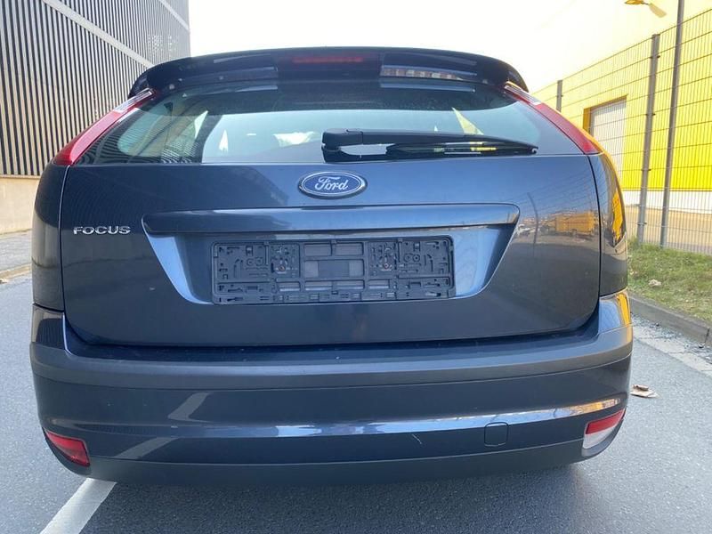 Gebraucht Ford Focus 101 PS (74 kW) 2006 Grau Limousine