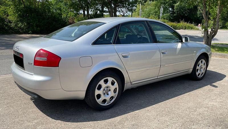 Usado Audi A6 150 HP (110 kW) 2003 Prateado Sedan