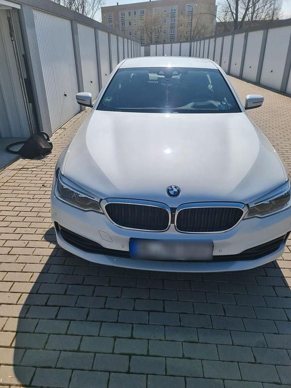 Gebraucht BMW 530e Sport Line 252 PS (185 kW) 2020 Weiß Limousine