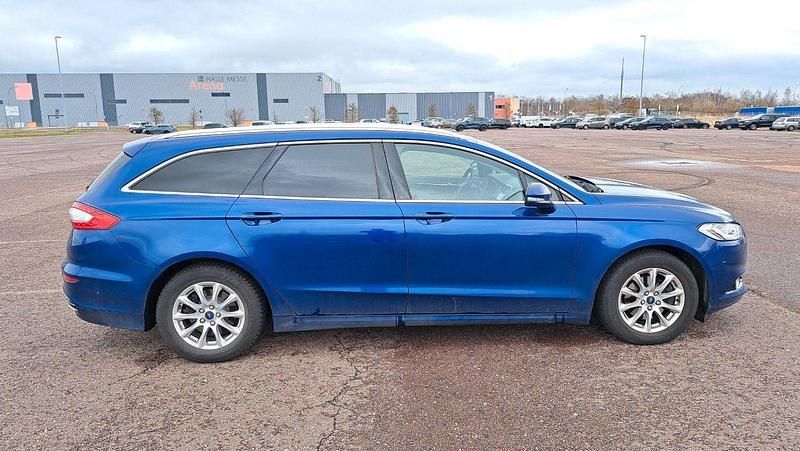 Gebraucht Ford Mondeo Titanium 179 PS (131 kW) 2016 Blau Kombi