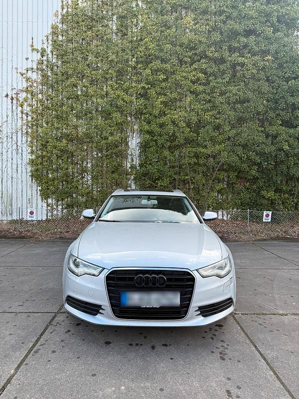 Usado Audi A6 177 HP (130 kW) 2012 Prateado Carrinha