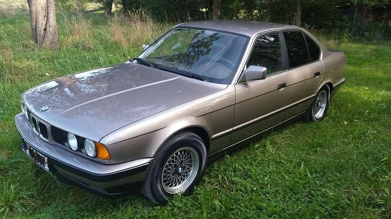 Bronze Gebraucht 1988 BMW 525 Limousine | 12.900 € - Bild 1/4