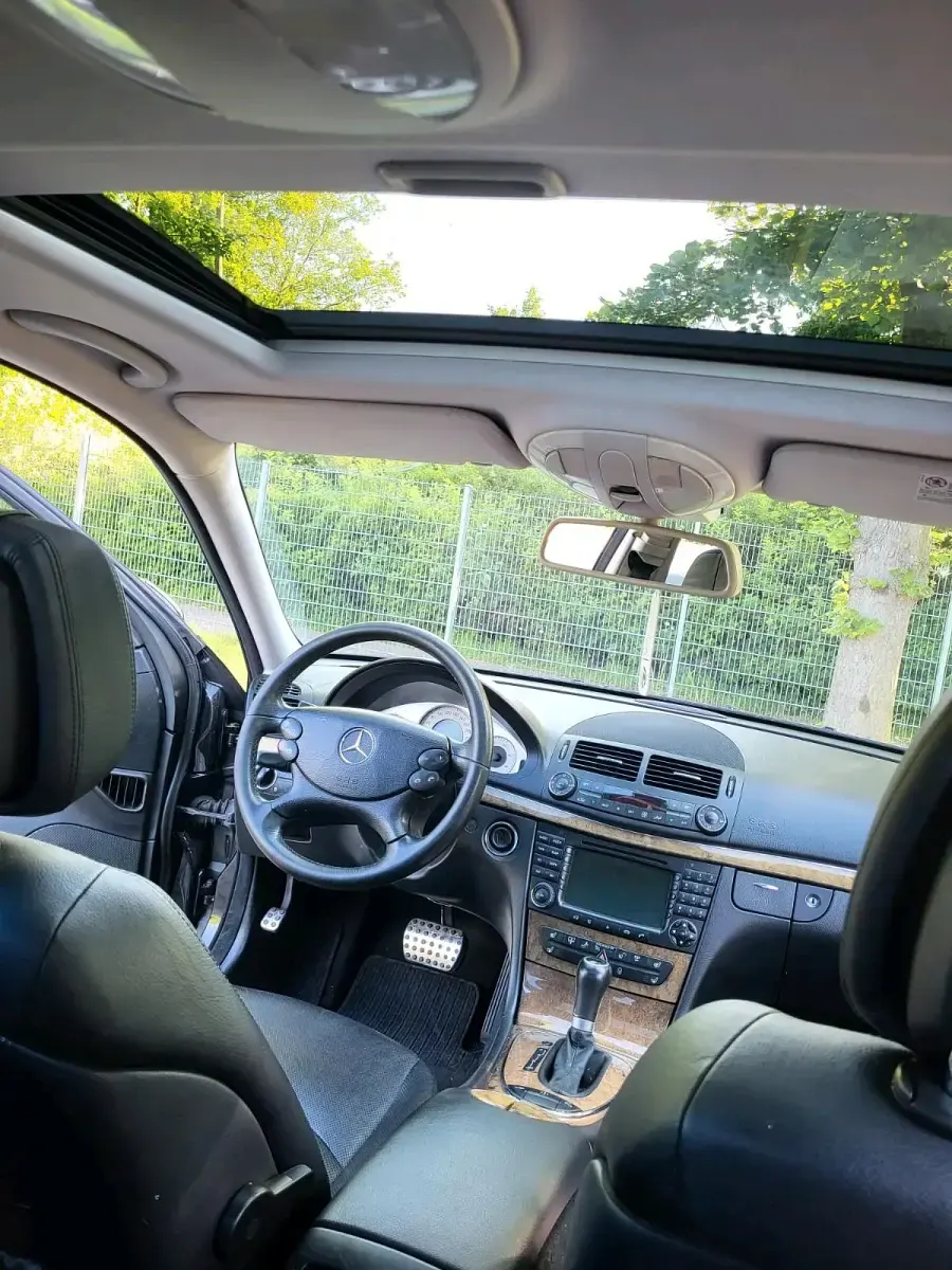 Gebraucht Mercedes E300 211 PS (155 kW) 2008 Schwarz Limousine