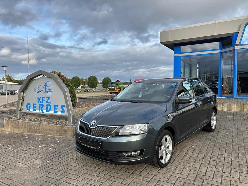 Grau Gebraucht 2019 Skoda Rapid Limousine | 9.900 € (Guter Preis) - Bild 1/4