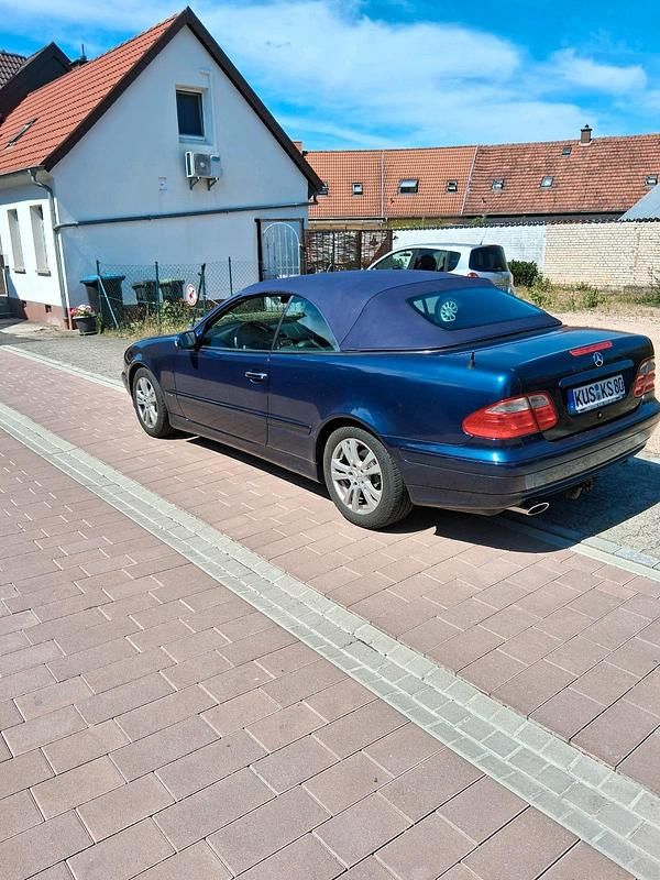 Blau Gebraucht 2000 Mercedes CLK200 Cabrio | 4.300 € (Fairer Preis) - Bild 1/4