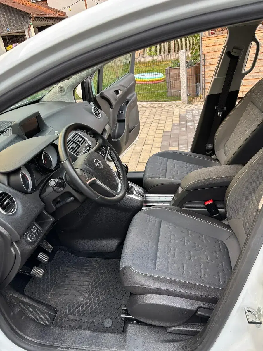 Gebraucht Opel Meriva Innovation 101 PS (74 kW) 2015 Weiß Van / Kleinbus