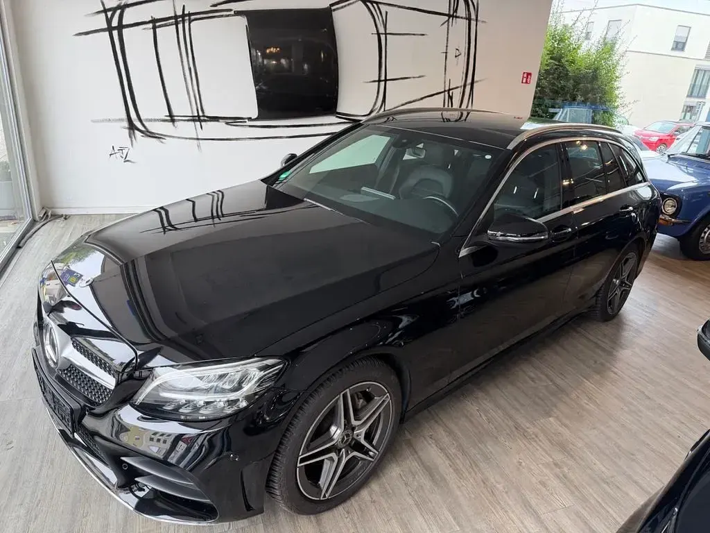 Gebraucht Mercedes C180 AMG line 156 PS (114 kW) 2019 Schwarz Kombi
