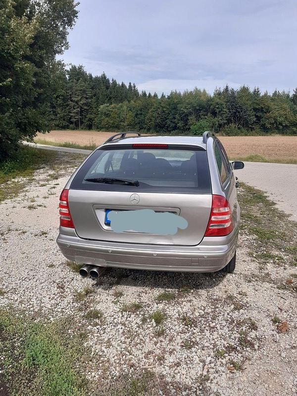 Gebraucht Mercedes C200 Classic 163 PS (119 kW) 2004 Silber Kombi