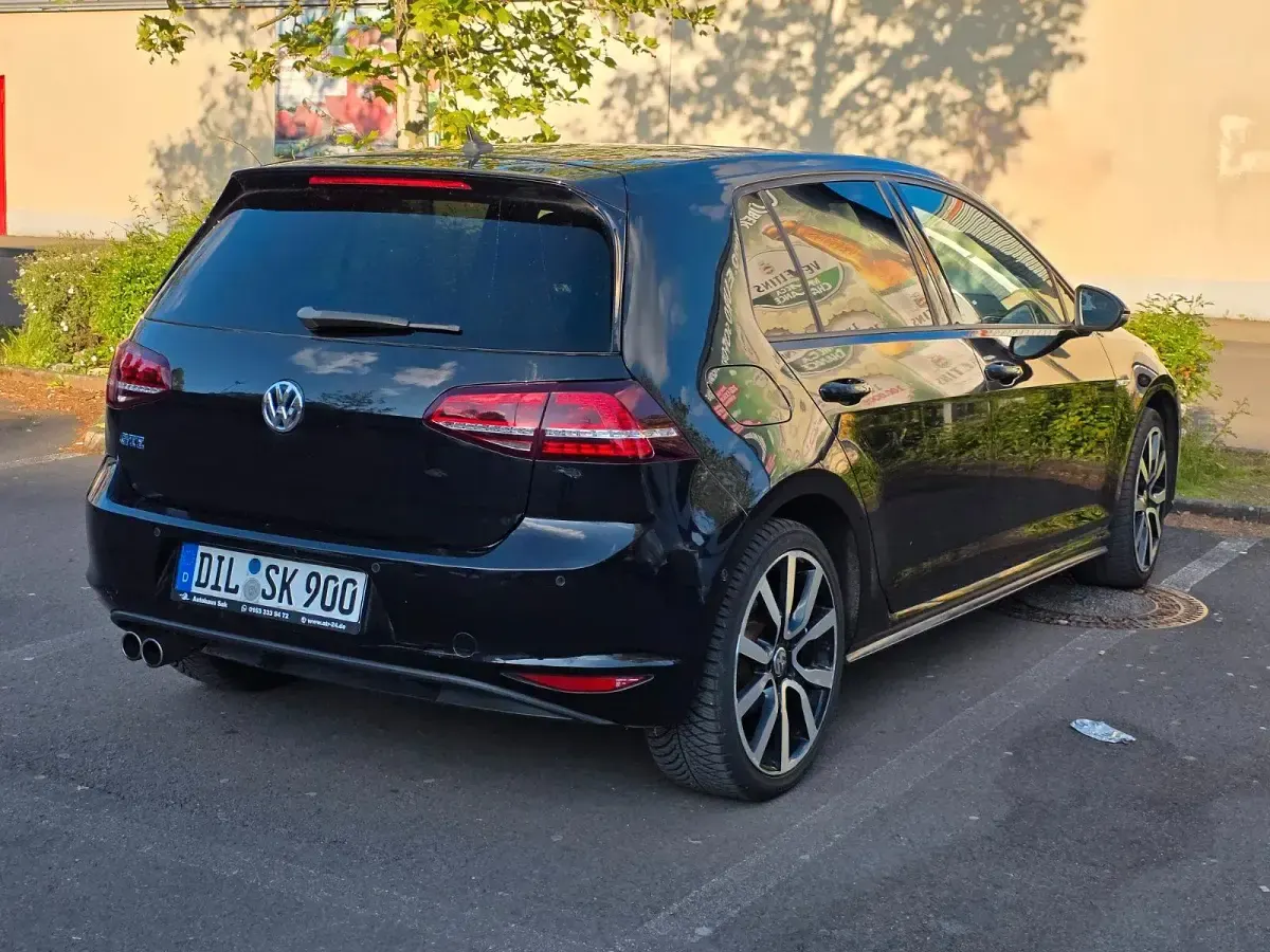 Gebraucht VW Golf VII GTE 200 PS (147 kW) 2015 Schwarz Kleinwagen
