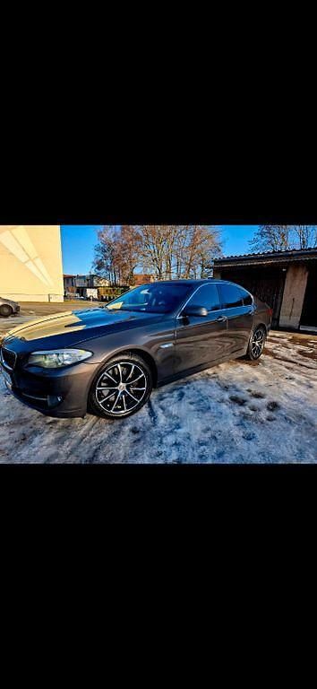 Gebraucht BMW 530 245 PS (180 kW) 2011 Braun Limousine