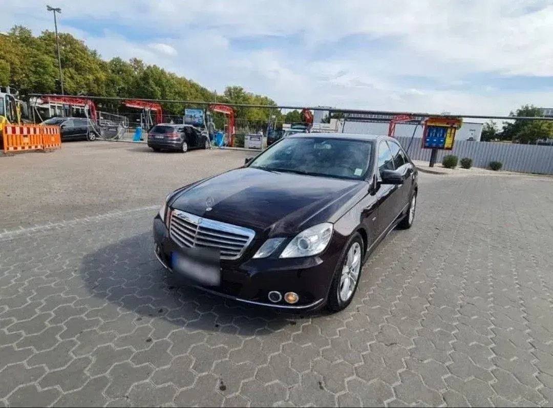 Gebraucht Mercedes 220 Elegance 170 PS (125 kW) 2009 Braun Limousine