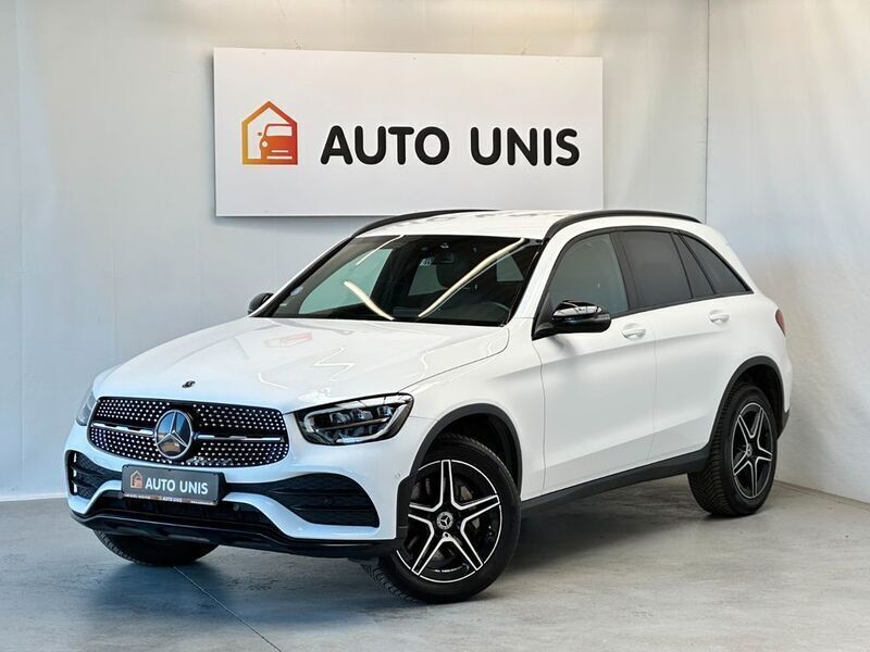 Weiss (metallic) Gebraucht 2022 Mercedes GLC300e AMG line SUV | 33.915 € (Etwas zu teuer) - Bild 1/4