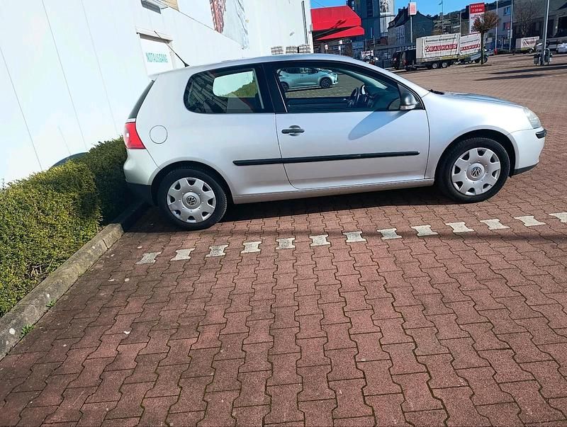 Gebraucht VW Golf V 80 PS (58 kW) 2007 Silber Kleinwagen