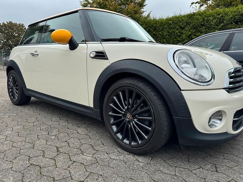 Weiß Gebraucht 2011 Mini Cooper Kleinwagen | 6.950 € (Fairer Preis) - Bild 1/4