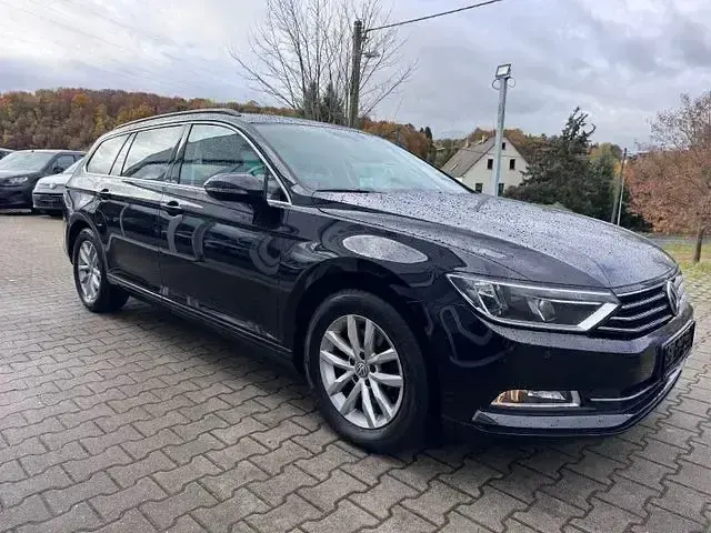 Gebraucht VW Passat Comfortline 150 PS (110 kW) 2016 Schwarz Kombi