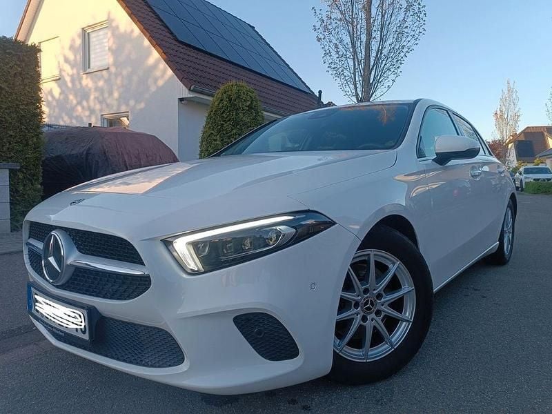 Usata Mercedes A200 163 CV (119 kW) 2018 Bianco Berlina
