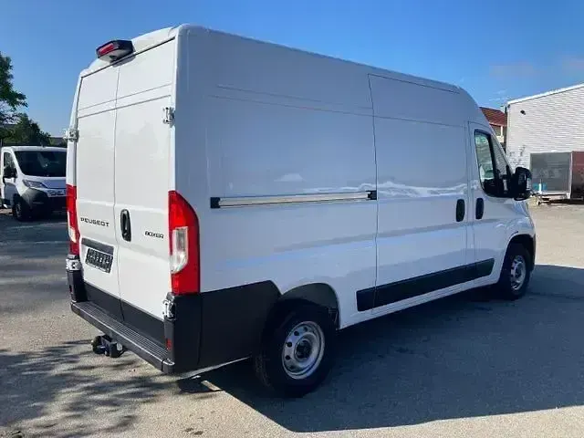 Gebraucht Peugeot Boxer 140 PS (102 kW) 2025 Weiss Van