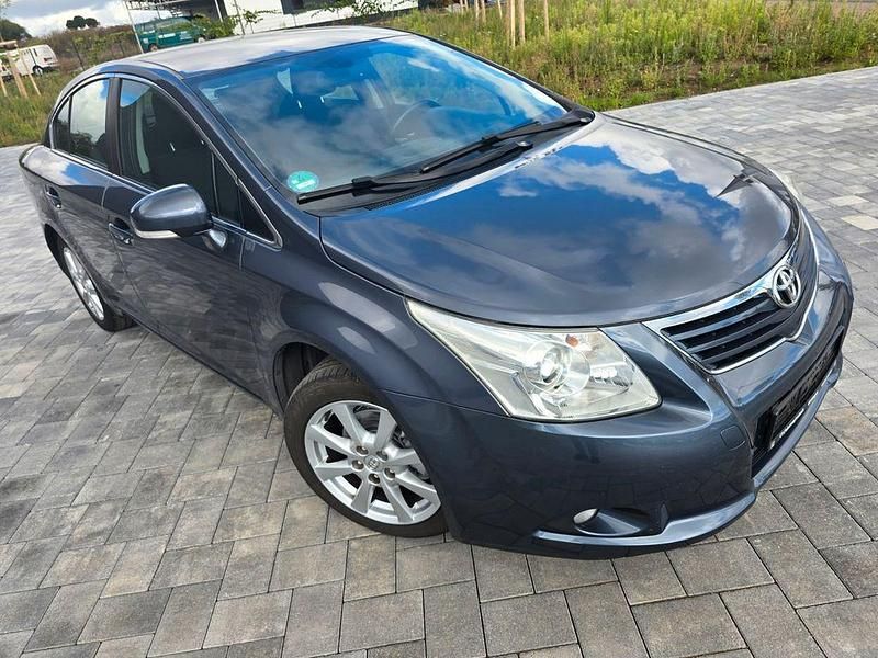 Grau Gebraucht 2010 Toyota Avensis Executive Limousine | 8.400 € (Fairer Preis) - Bild 1/4