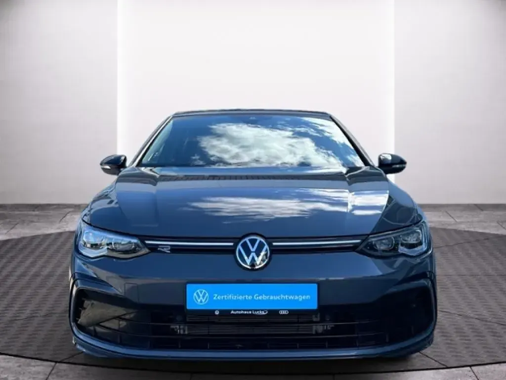 Gebraucht VW Golf VIII R-line 150 PS (110 kW) 2022 Delfingrau metallic (metallic) Limousine