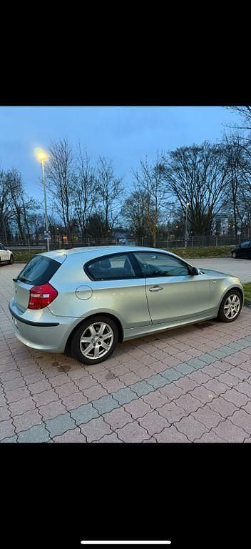 Gebraucht BMW 116 122 PS (89 kW) 2007 Grün Kleinwagen