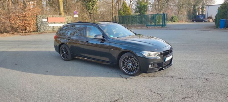 Schwarz Gebraucht 2017 BMW 335 M Sport Kombi | 22.999 € (Guter Preis) - Bild 1/4