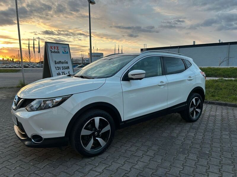 Weiß Gebraucht 2016 Nissan Qashqai 360º SUV | 10.900 € (Guter Preis) - Bild 1/4