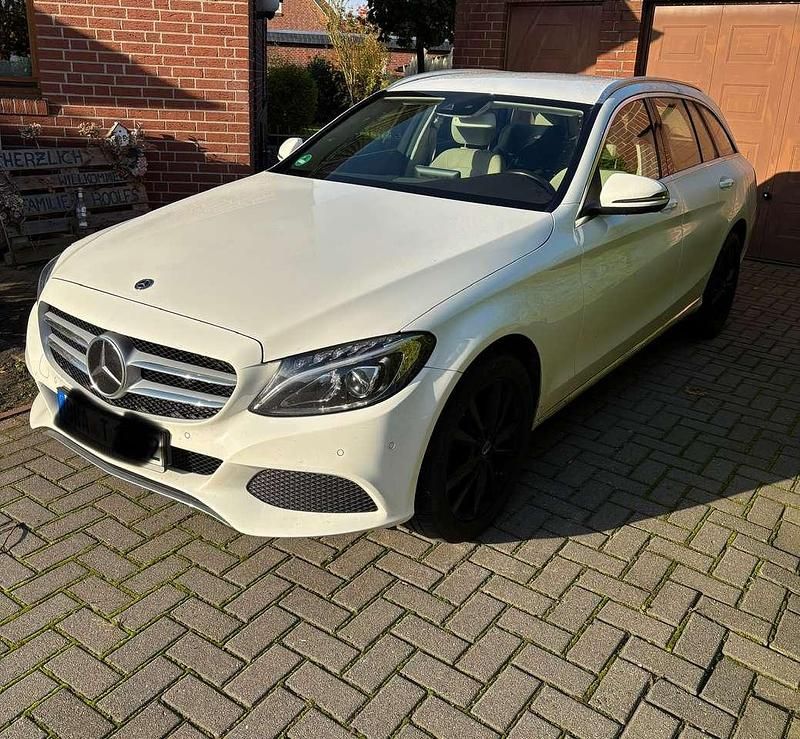 Weiß Gebraucht 2018 Mercedes C200 Avantgarde Kombi | 13.250 € (Guter Preis) - Bild 1/4