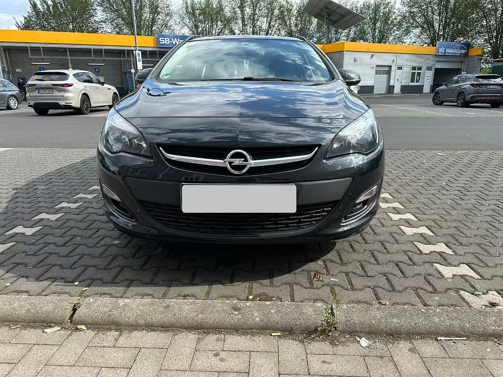 Gebraucht Opel Astra Edition 120 PS (88 kW) 2015 Schwarz Kombi