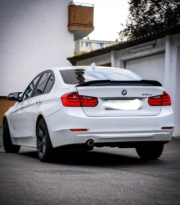 Gebraucht BMW 316 116 PS (85 kW) 2014 Weiß Limousine