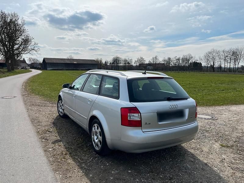 Gebraucht Audi A4 131 PS (96 kW) 2004 Silber Kombi