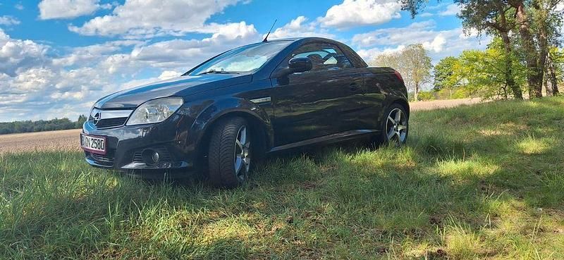 Gebraucht Opel Tigra 90 PS (66 kW) 2008 Schwarz Cabrio