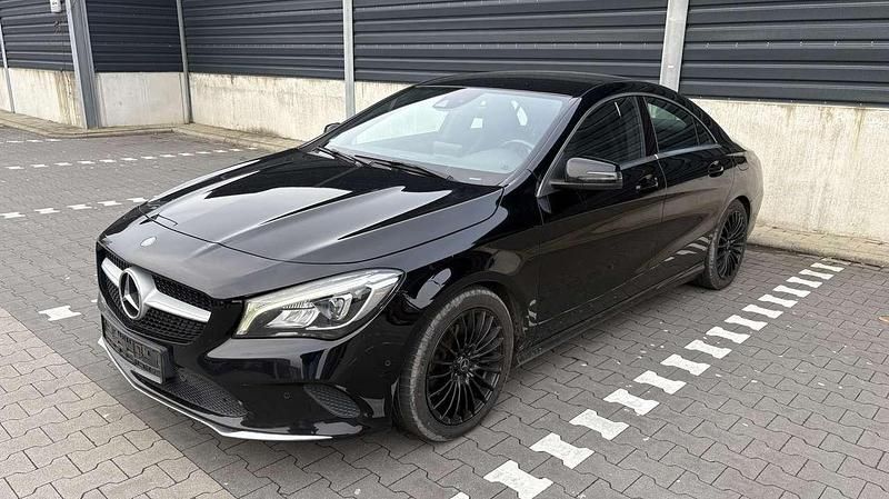 Gebraucht Mercedes CLA200 156 PS (114 kW) 2016 Schwarz Limousine