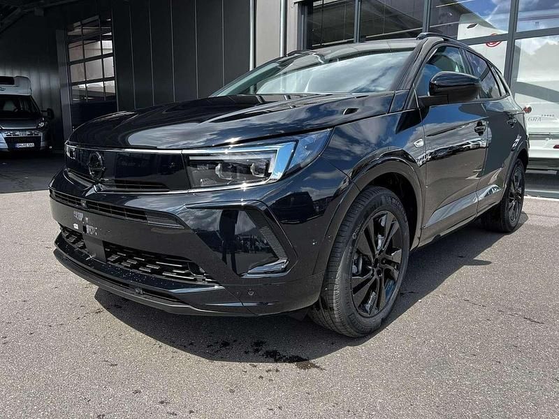 Schwarz (metallic) Gebraucht 2024 Opel Grandland X SUV | 25.480 € (Fairer Preis) - Bild 1/4