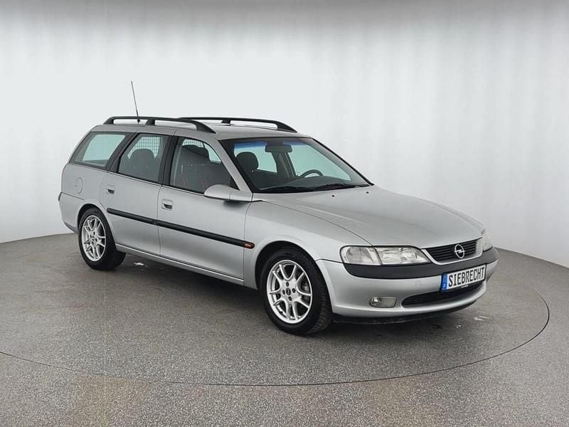 Gebraucht Opel Vectra 116 PS (85 kW) 1998 Silber Kombi
