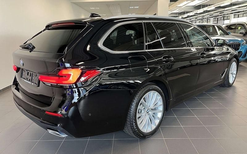 Gebraucht BMW 520 184 PS (135 kW) 2022 Schwarz Kombi