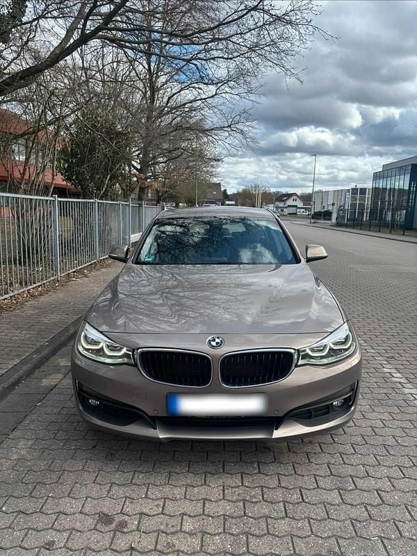 Gebraucht BMW 320 190 PS (139 kW) 2017 Beige Limousine