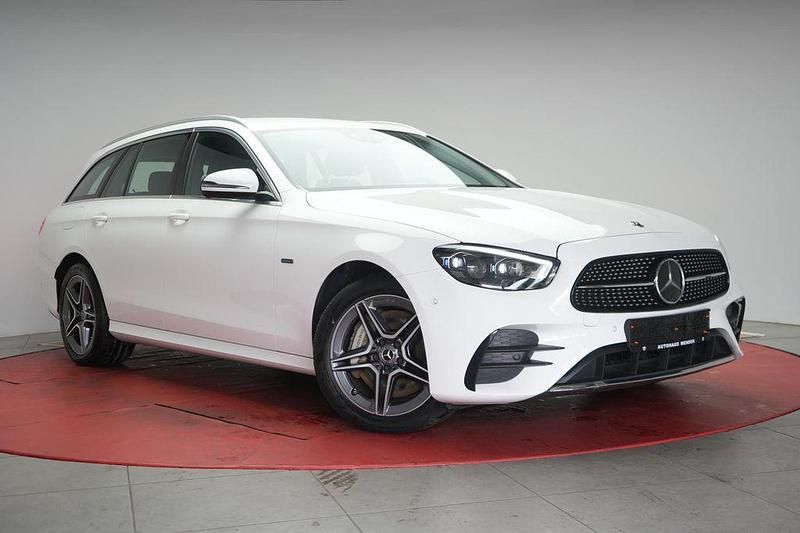Gebraucht Mercedes E300 AMG 194 PS (142 kW) 2021 Weiß Limousine
