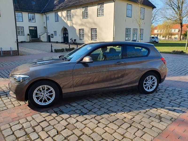 Gebraucht BMW 114 105 PS (77 kW) 2013 Braun Kleinwagen