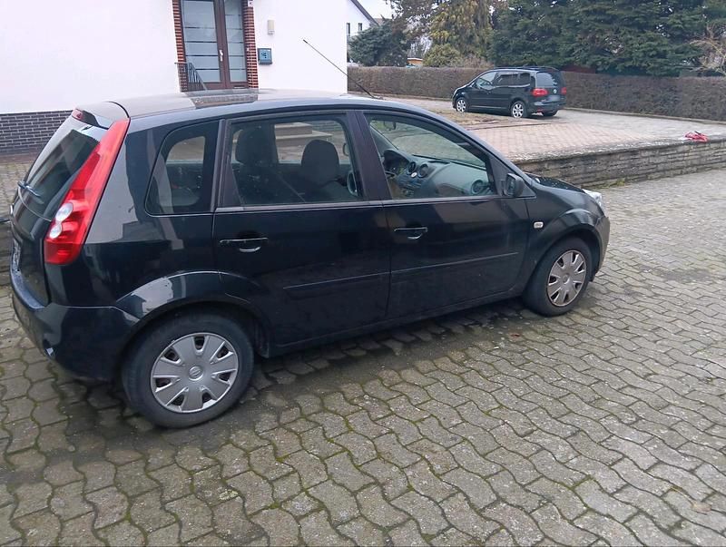 Gebraucht Ford Fiesta 68 PS (50 kW) 2008 Schwarz Kleinwagen