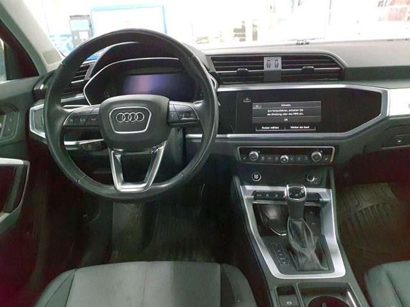 Gebraucht Audi Q3 S-Line 150 PS (110 kW) 2023 Mythosschwarz metallic SUV