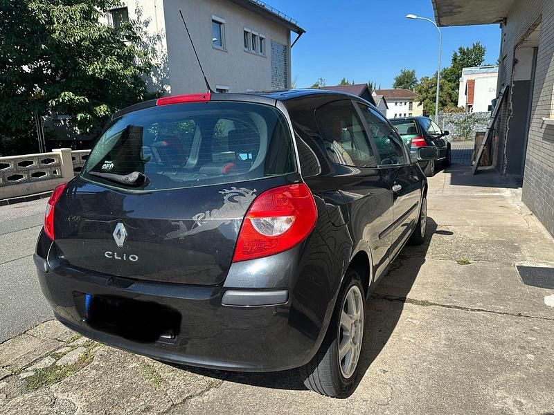 Gebraucht Renault Clio II 75 PS (55 kW) 2007 Schwarz Kleinwagen