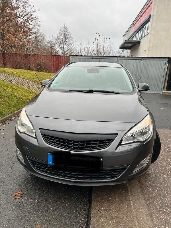 Gebraucht Opel Astra 125 PS (91 kW) 2011 Grau Kombi