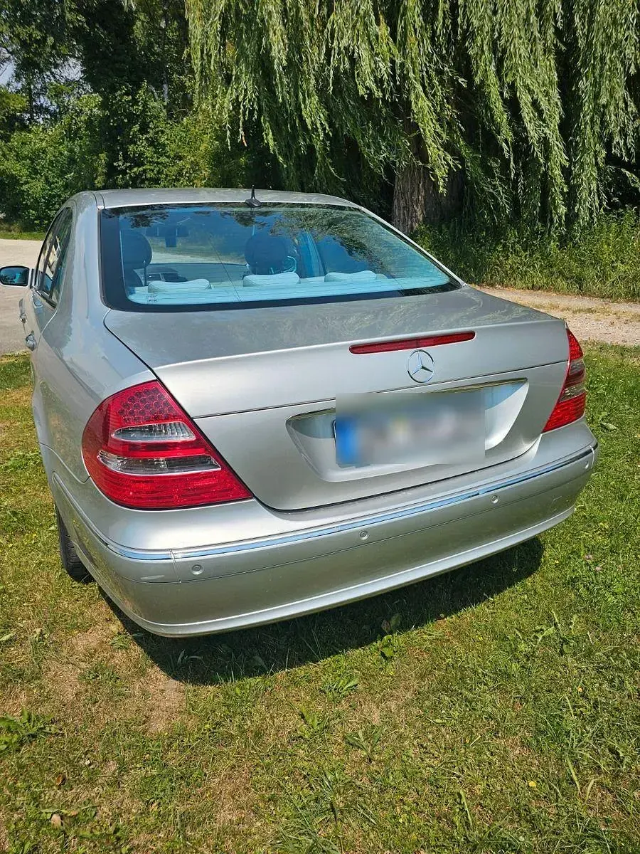 Gebraucht Mercedes E200 163 PS (119 kW) 2004 Silber Limousine