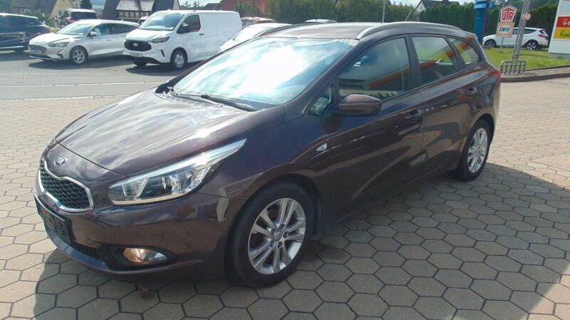 Gebraucht Kia Ceed Sportswagon 99 PS (72 kW) 2013 Braun Kombi