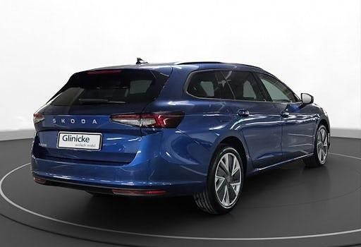 Neu Skoda Superb Selection 150 PS (110 kW) 2026 Blau Kombi