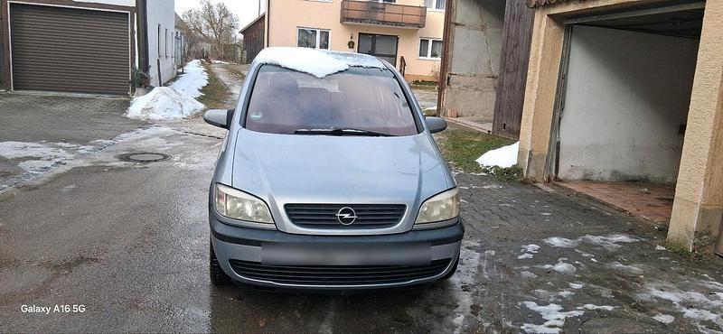 Grau Gebraucht 2002 Opel Zafira Van / Kleinbus | 750 € (Guter Preis) - Bild 1/4