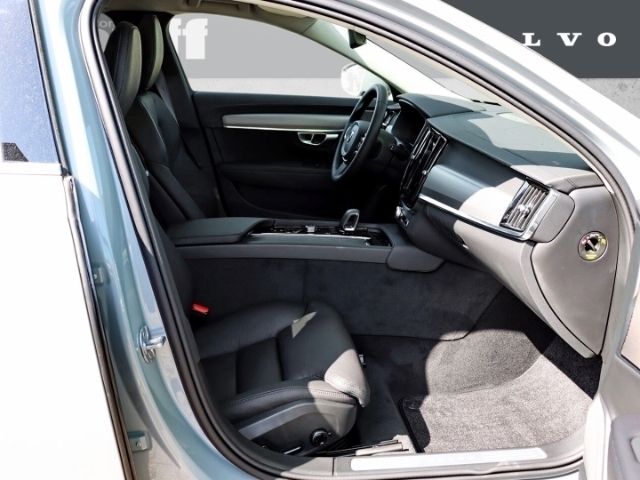 Second-hand Volvo V90 Plus 197 CP (144 kW) 2024 Gri Break