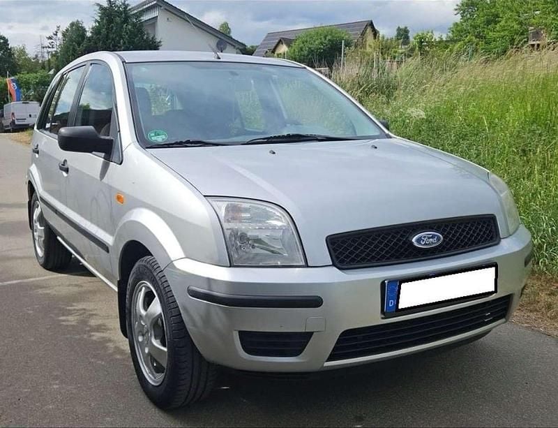 Silber Gebraucht 2005 Ford Fusion Kleinwagen | 2.500 € (Teuer) - Bild 1/4