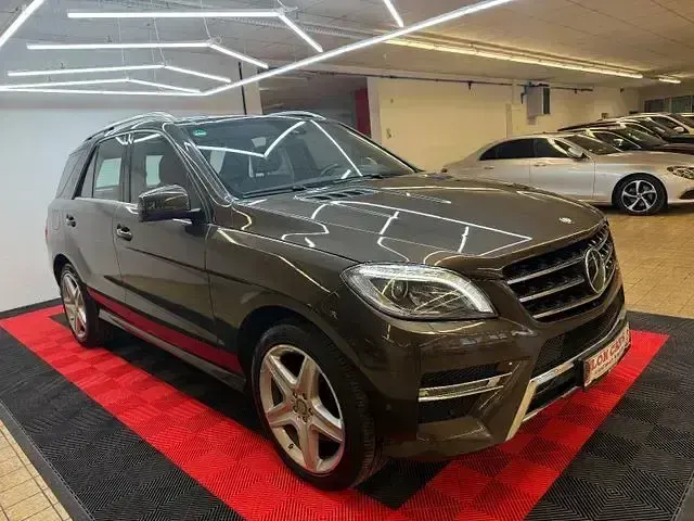 Gebraucht Mercedes ML350 258 PS (189 kW) 2015 Braun SUV